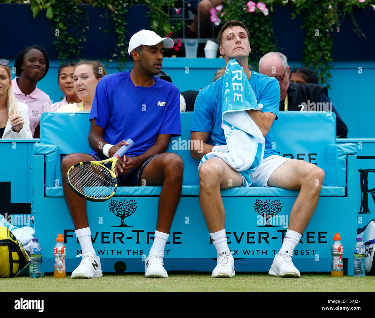 Londra, Regno Unito. Il 23 giugno, 2019. Londra, Inghilterra - 23 giugno: Rajeev Ram (USA) & Joe Salisbury (GBR) durante la giornata finale 7 del Fever-Tree campionati a Queens Club a giugno 23, 2019 a Londra, Regno Unito. Credit: Azione Foto Sport/Alamy Live News Foto Stock