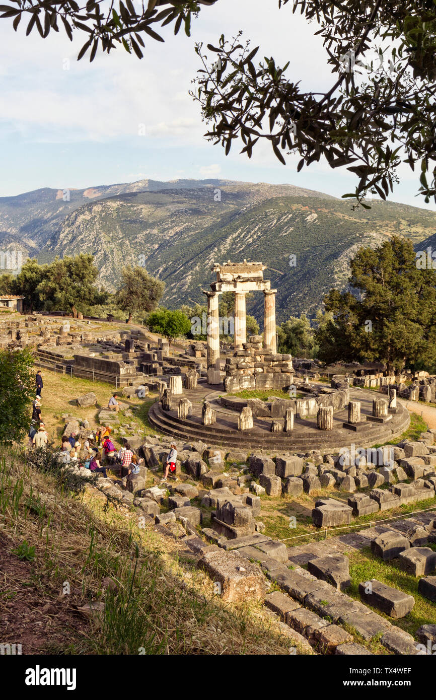 La Grecia, Delphi, tholos nel santuario di Atena Pronaia Foto Stock