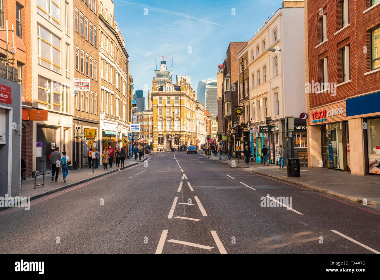Regno Unito, London Borough High Street Foto Stock