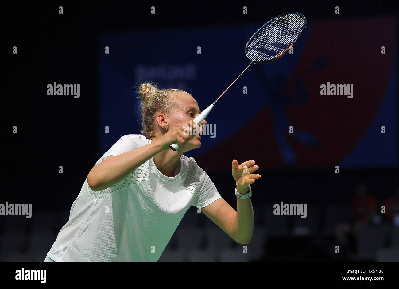 Minsk, Bielorussia. Il 24 giugno 2019. Kristin Kuuba (EST) svolge nel gruppo fasi del Badminton concorrenza al 2° European games. Minsk Arena. Credito: Sport In immagini/Alamy Live News Foto Stock