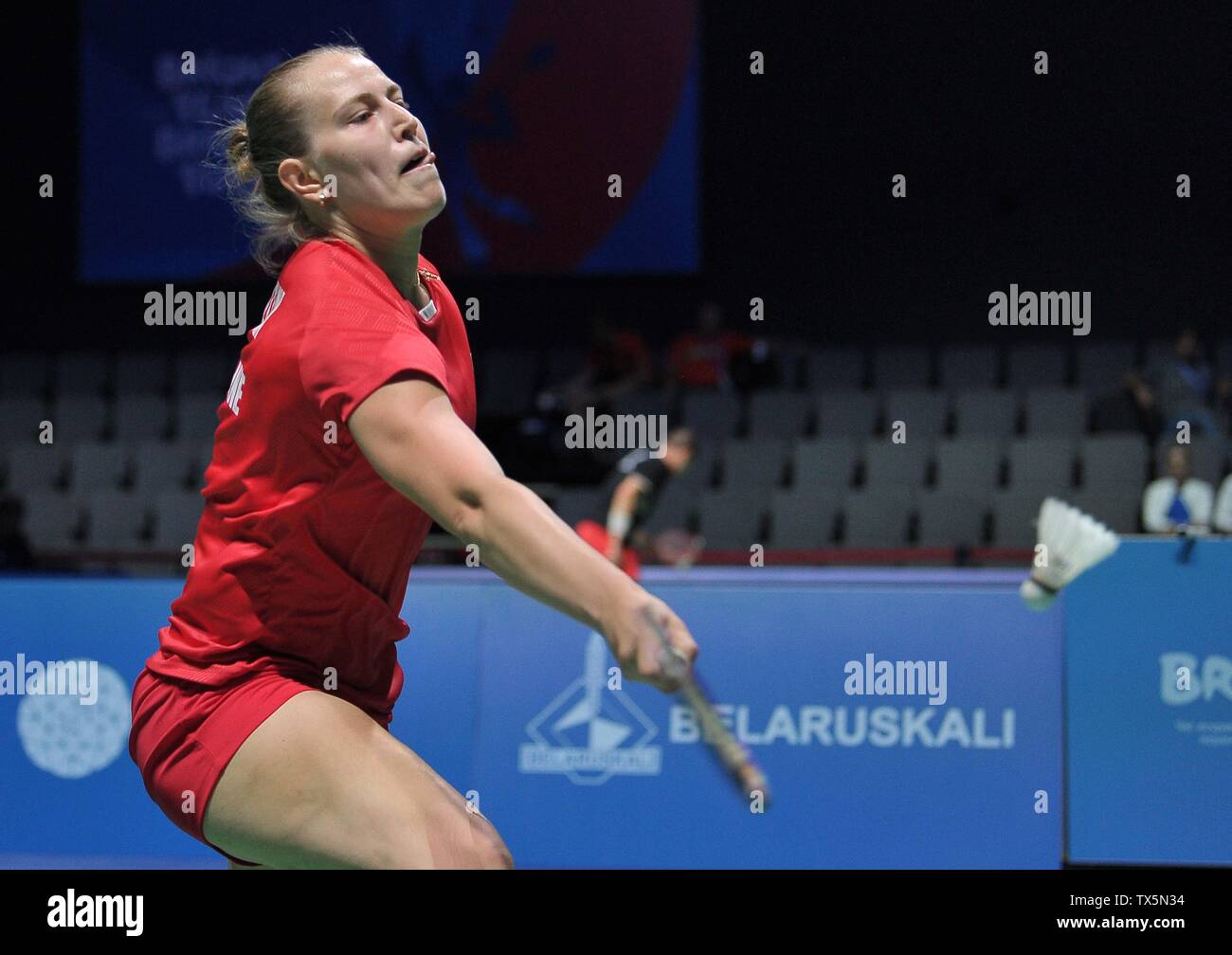 Minsk, Bielorussia. Il 24 giugno 2019. Maria Ulitina (UKR) svolge nel gruppo fasi del Badminton concorrenza al 2° European games. Minsk Arena. Credito: Sport In immagini/Alamy Live News Foto Stock