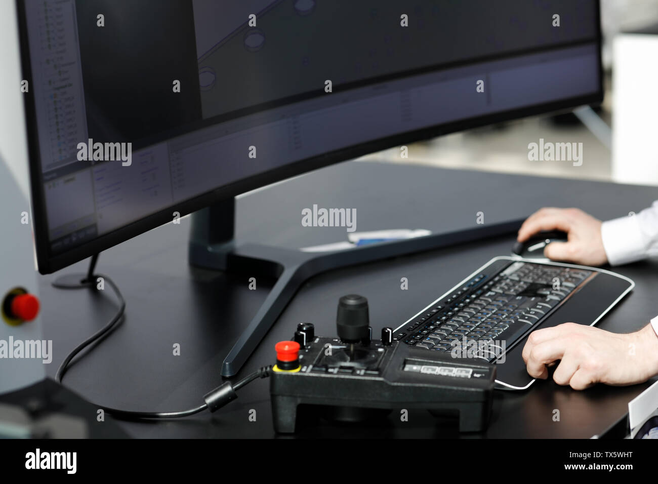 Luogo di lavoro di reverse engineering. Il reverse engineering utilizzando 3D i dati di scansione. Foto Stock
