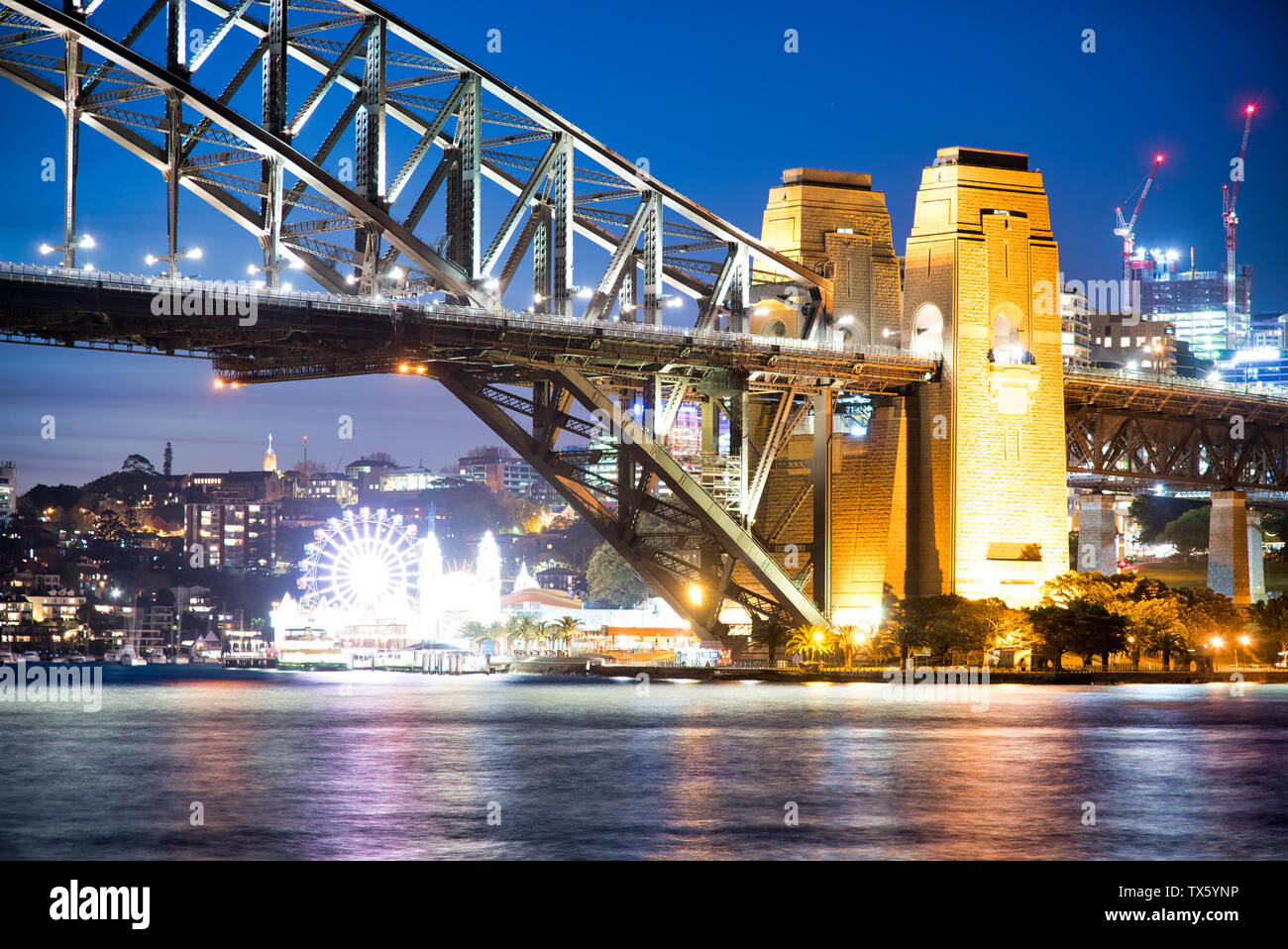 Il Sydney Harbour Bridge di notte, Australia. Foto Stock