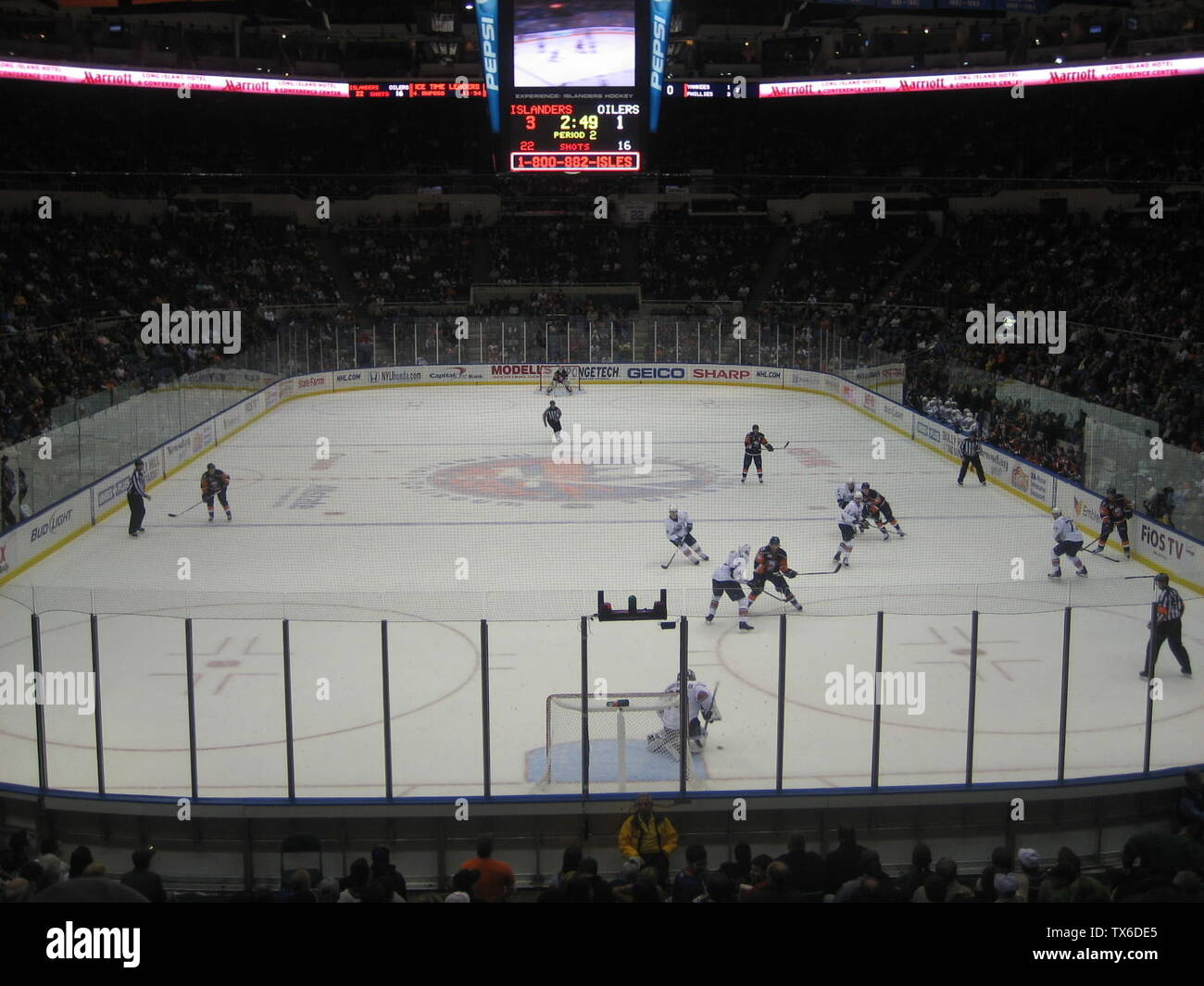 Vista completa della pista durante il gioco New York Islanders vs Edmonton Oilers il 2 novembre 2009.; 8 novembre 2009, 03:01 (UTC) 8 novembre 2009 (data di caricamento originale}.; i (iMatthew talk at) ha creato questo lavoro interamente da me.; iMatthew talk at; Foto Stock