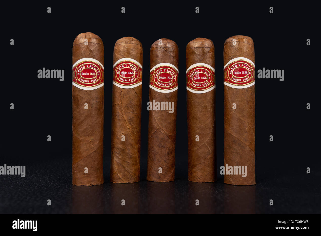 Original cuban cigars immagini e fotografie stock ad alta risoluzione -  Alamy