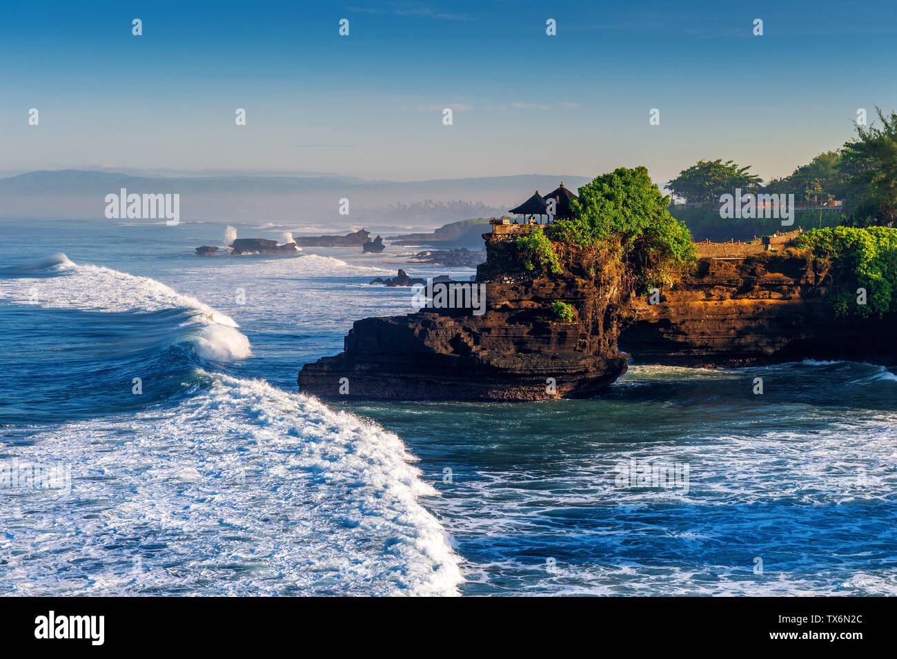 Dal Tempio Tanah Lot nell isola di Bali, Indonesia. Foto Stock
