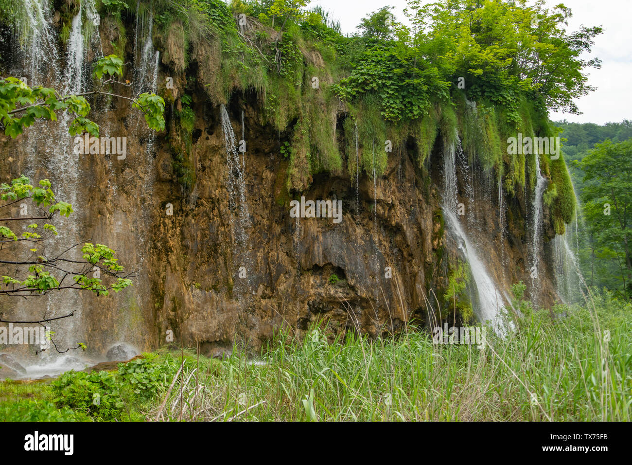 Mali Prstavac cascata, il Parco Nazionale dei Laghi di Plitvice, Croazia Foto Stock