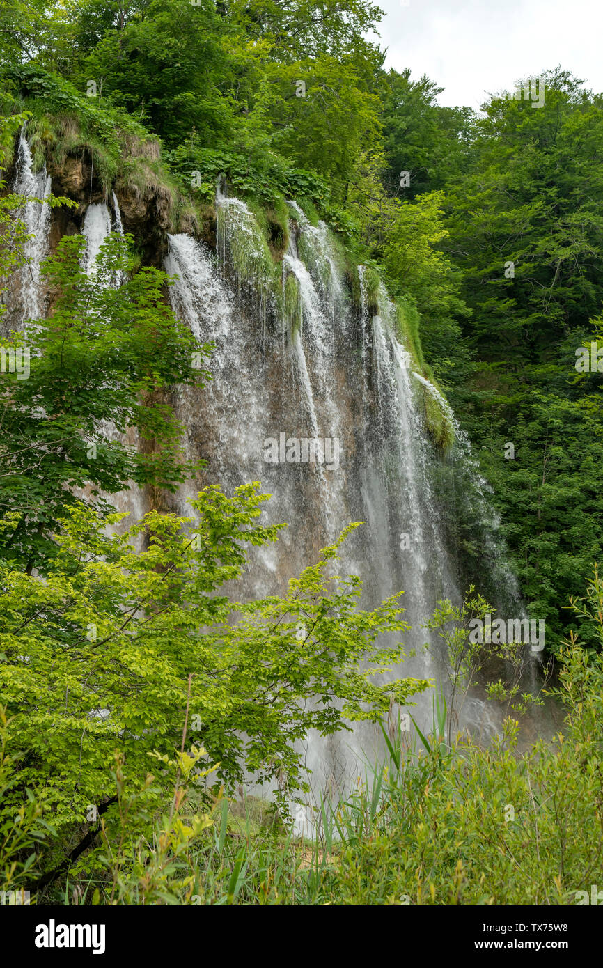 Veliki Prstavac cascata, il Parco Nazionale dei Laghi di Plitvice, Croazia Foto Stock