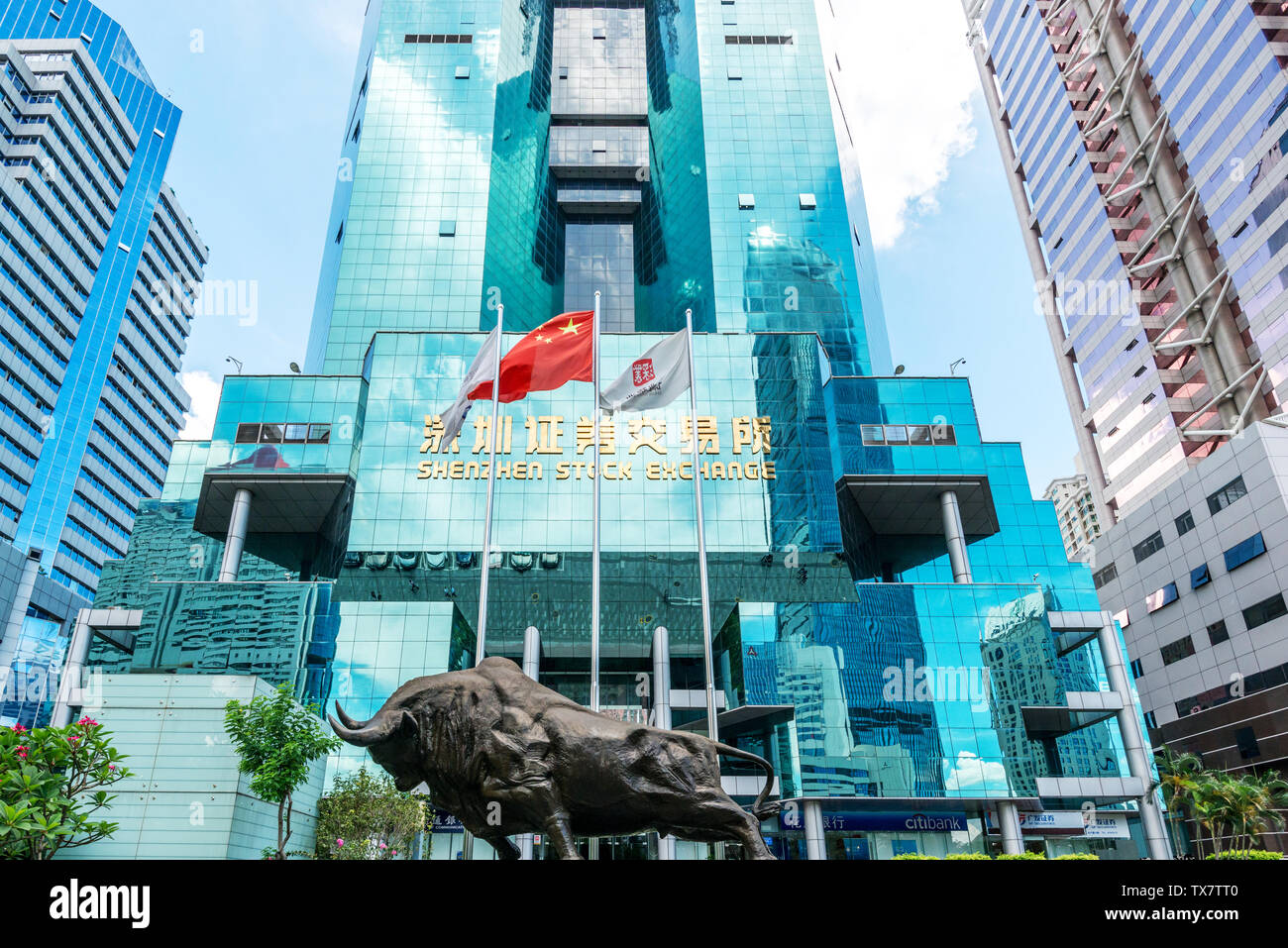 Shenzhen stock market building e bull scultura Foto Stock