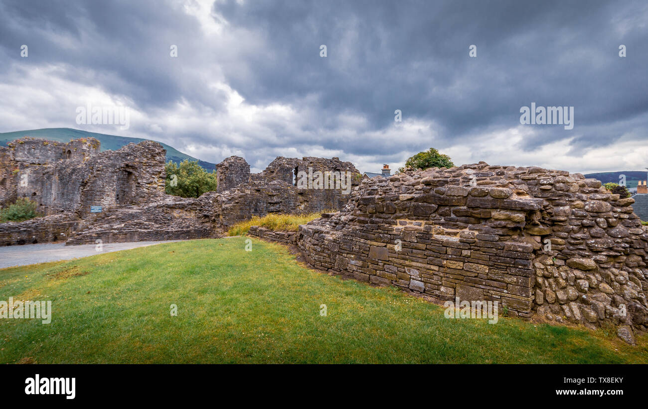 Xi secolo le rovine del castello ad Abergavenny, Galles. Foto Stock