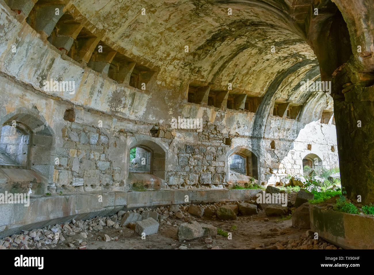 La rovina di vecchie scuderie militare di Fort, Salamanca, Spagna Foto Stock