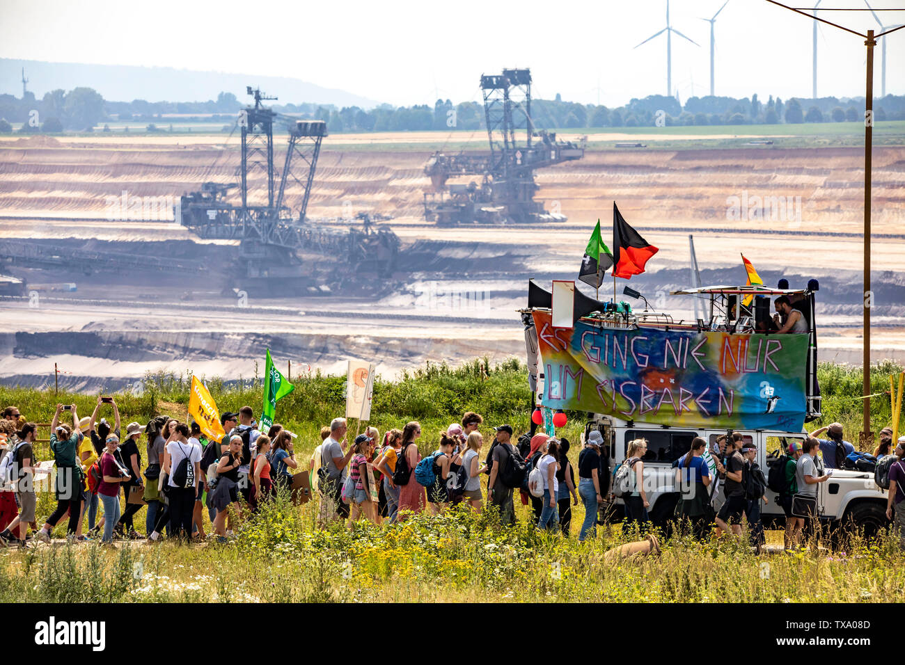 Prima la protezione del clima a livello internazionale la dimostrazione, clima sciopero, il movimento di venerdì per il futuro, presso la miniera di lignite Garzweiler, con diversi th Foto Stock