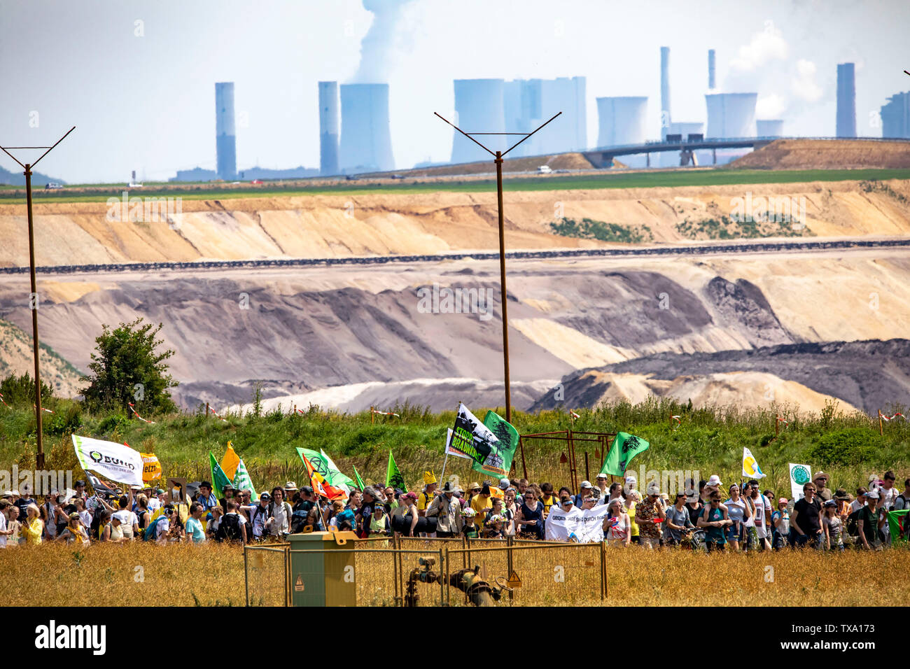 Prima la protezione del clima a livello internazionale la dimostrazione, clima sciopero, il movimento di venerdì per il futuro, presso la miniera di lignite Garzweiler, con diversi th Foto Stock