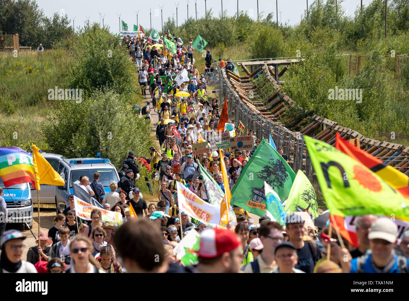 Prima la protezione del clima a livello internazionale la dimostrazione, clima sciopero, il movimento di venerdì per il futuro, presso la miniera di lignite Garzweiler, con diversi th Foto Stock