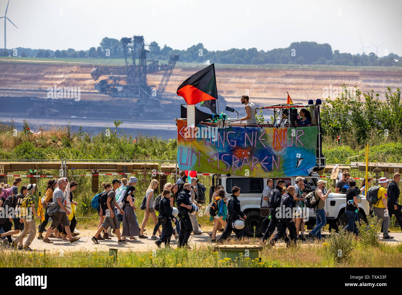 Prima la protezione del clima a livello internazionale la dimostrazione, clima sciopero, il movimento di venerdì per il futuro, presso la miniera di lignite Garzweiler, con diversi th Foto Stock