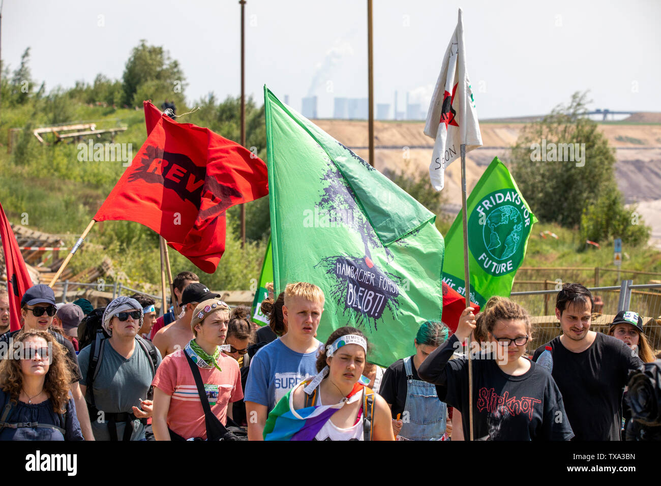 Prima la protezione del clima a livello internazionale la dimostrazione, clima sciopero, il movimento di venerdì per il futuro, presso la miniera di lignite Garzweiler, con diversi th Foto Stock