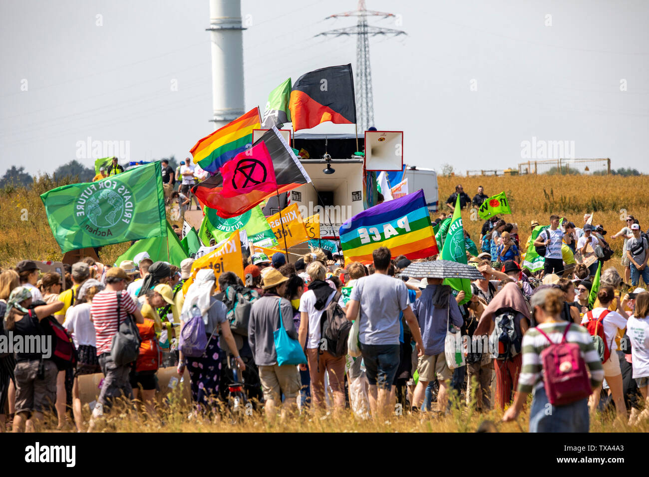 Prima la protezione del clima a livello internazionale la dimostrazione, clima sciopero, il movimento di venerdì per il futuro, presso la miniera di lignite Garzweiler, con diversi th Foto Stock