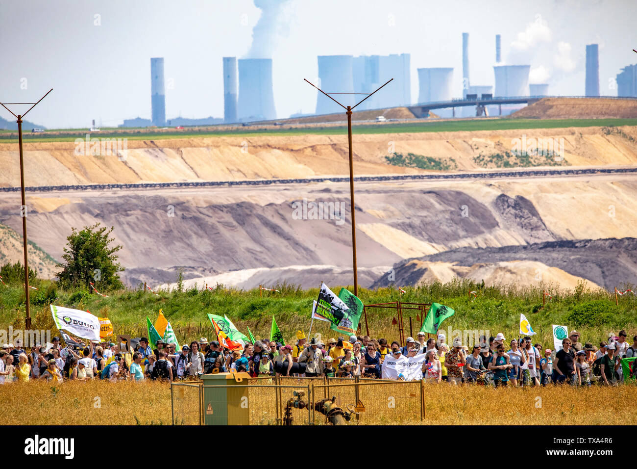 Prima la protezione del clima a livello internazionale la dimostrazione, clima sciopero, il movimento di venerdì per il futuro, presso la miniera di lignite Garzweiler, con diversi th Foto Stock