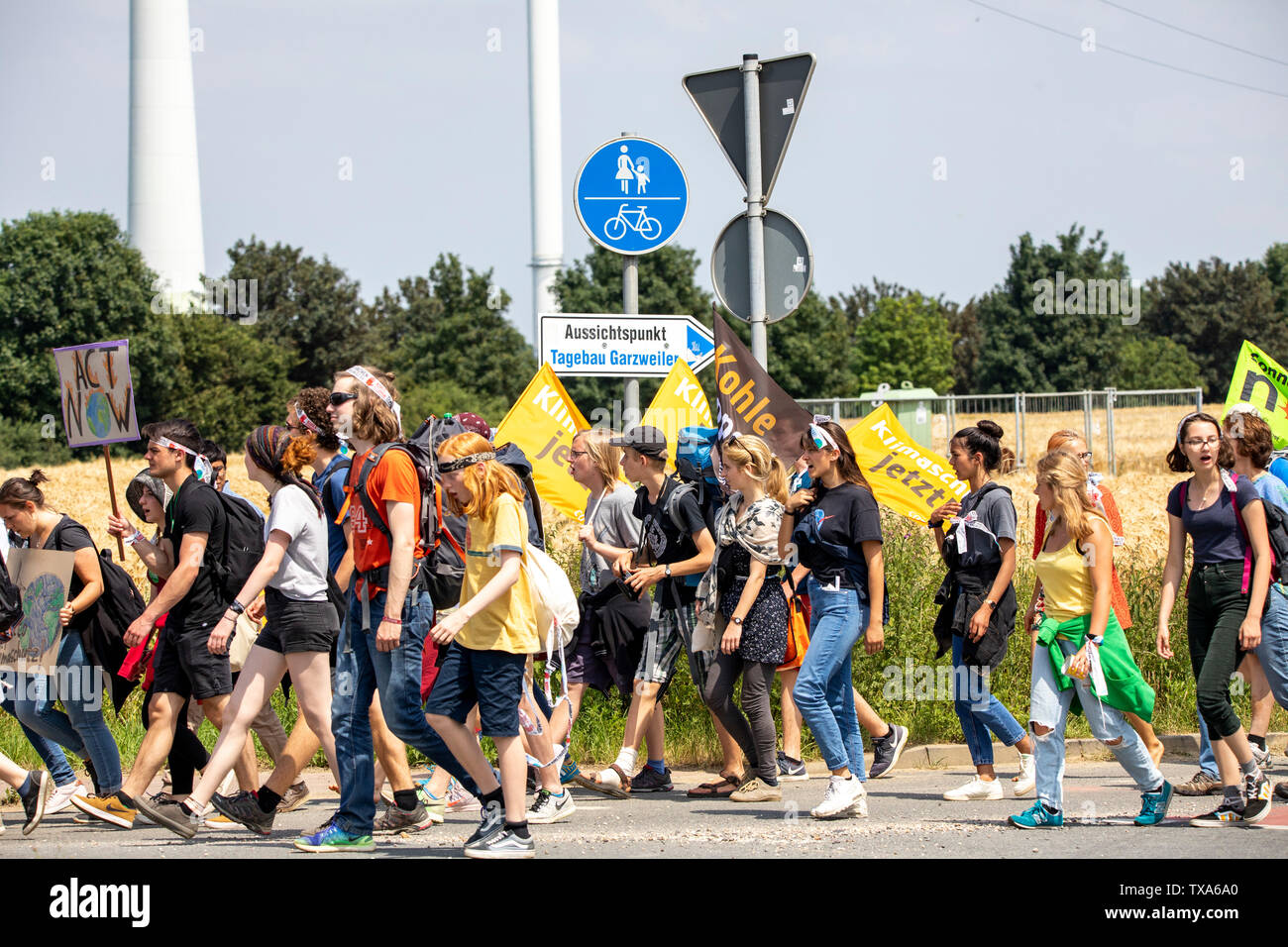 Prima la protezione del clima a livello internazionale la dimostrazione, clima sciopero, il movimento di venerdì per il futuro, presso la miniera di lignite Garzweiler, con diversi th Foto Stock