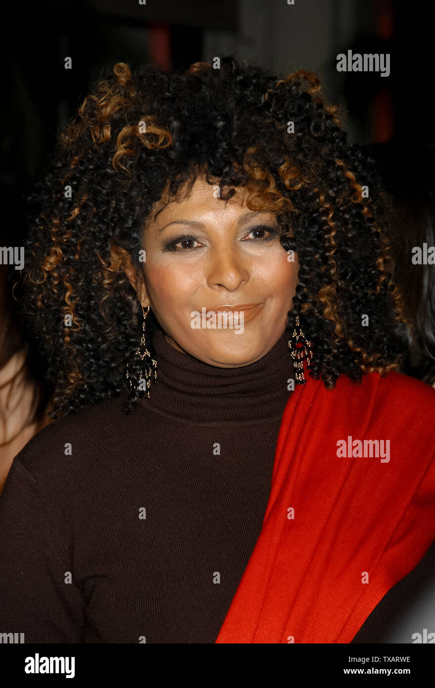 Pam Grier al 'The L Word' Premiere lo screening del Nuovo originale serie di Showtime al LACMA Bing Theatre di Los Angeles, CA. La manifestazione ha avuto luogo martedì, 6 gennaio 2004. Foto di: SBM / PictureLux - Riferimento File # 33790-4026SMBPLX Foto Stock