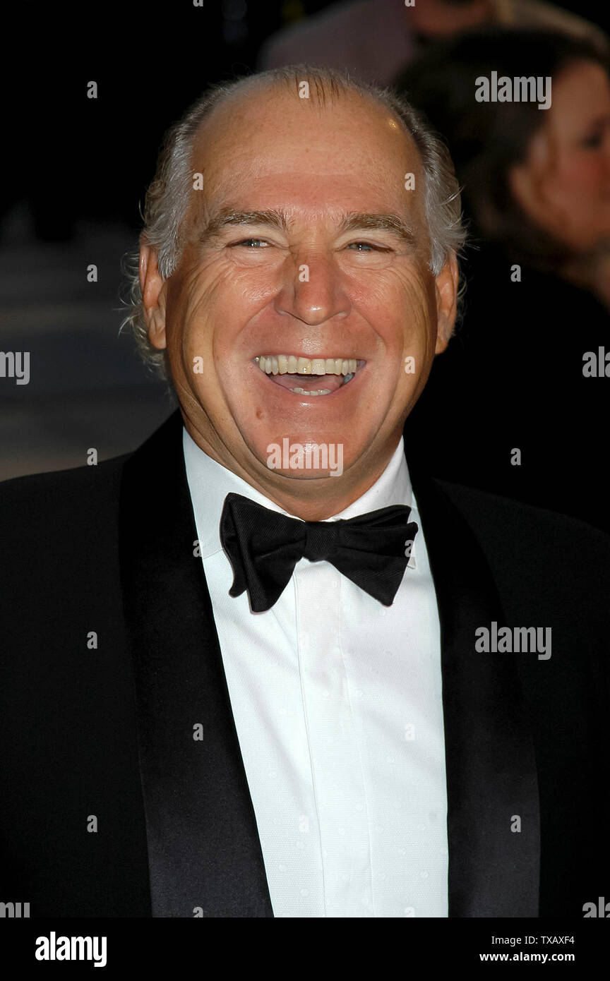 Jimmy Buffet al 2004 Vanity Fair Oscar Party presso Morton's in West Hollywood, CA. La manifestazione si è svolta domenica 29 febbraio, 2004. Foto di: SBM / PictureLux - Riferimento File # 33790-3508SMBPLX Foto Stock