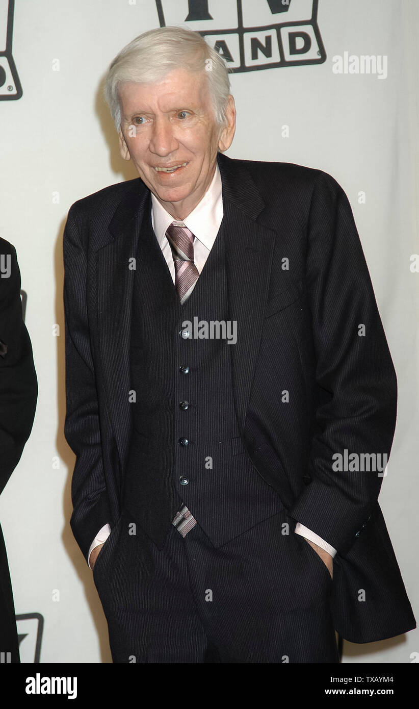 Bob denver presso la seconda edizione di TV Land Awards - Press Room all'Hollywood Palladium in Hollywood, CA. La manifestazione ha avuto luogo domenica 7 marzo, 2004. Foto di: SBM / PictureLux - Riferimento File # 33790-3781SMBPLX Foto Stock