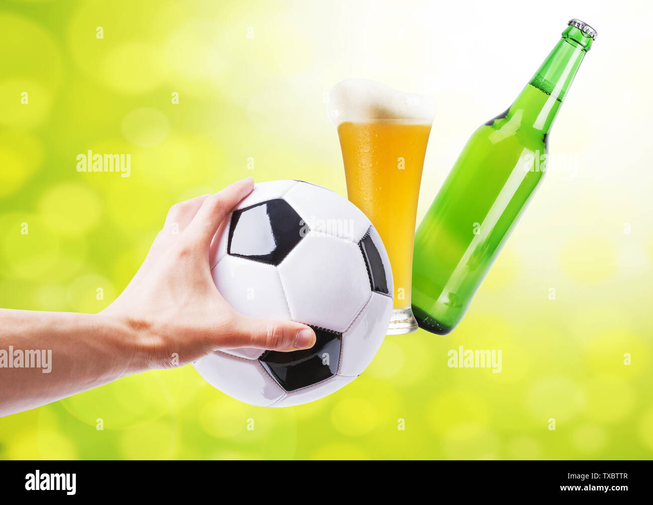 Birra e calcio, manifesti creativi Foto Stock