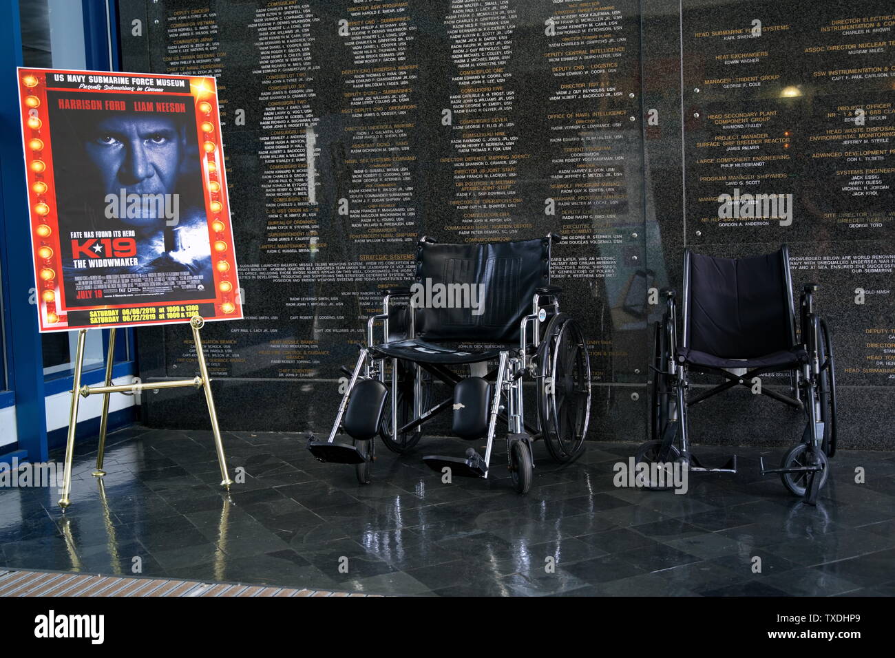 Submarine Force Museum, Groton CT USA, Giu 2019. Ingresso con a disposizione sedie a rotelle per disabili visitatore, e film gratuiti. Foto Stock