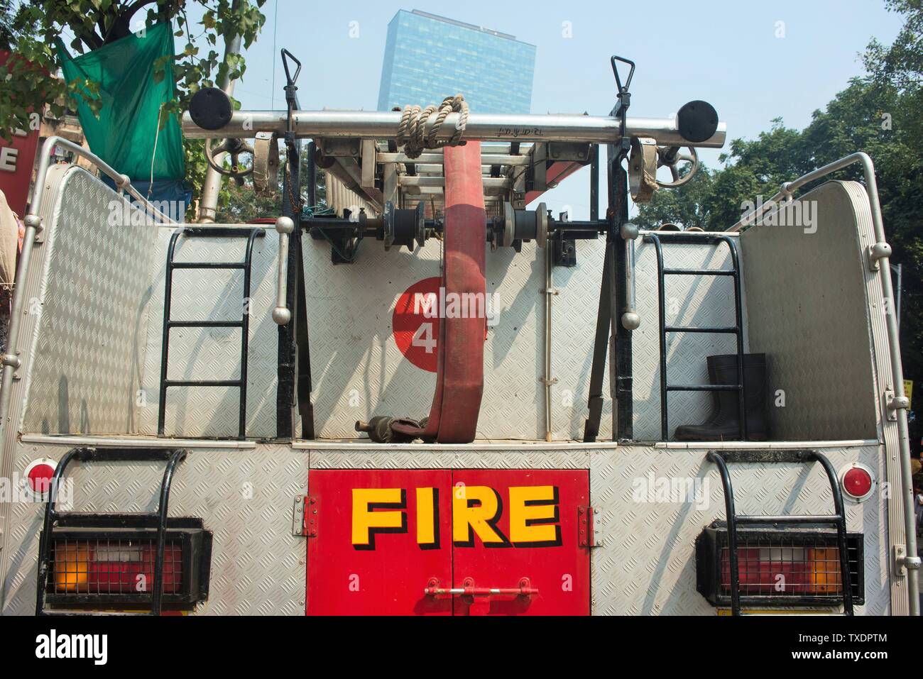 Vista posteriore dei Vigili del Fuoco carrello, Mumbai, Maharashtra, India, Asia Foto Stock