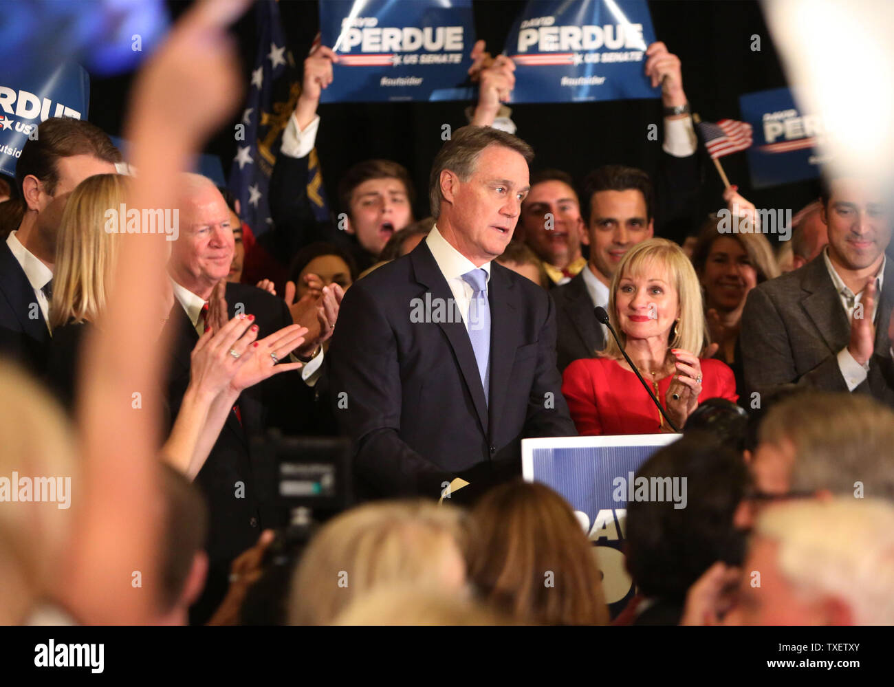 La Georgia Senato candidato David Perdue (Repubblicano) parla alla sua elezione notte vittoria party presso l'Hotel Intercontinental di Atlanta il 4 novembre 2014. UPI/Fil Skinner Foto Stock