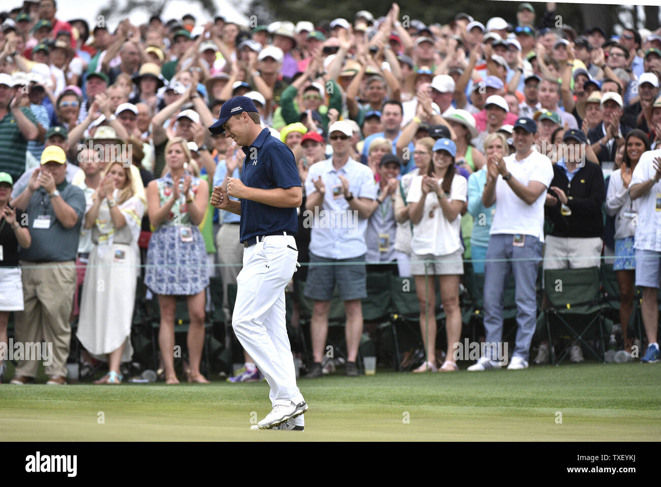 Jordan Spieth reagisce dopo aver vinto il Master 2015 Torneo di Augusta National Golf Club di Augusta, Georgia il 12 aprile 2015. Jordan Spieth vince il suo primo campionato importante con un punteggio di 18 sotto il par. Foto di Kevin Dietsch/UPI Foto Stock