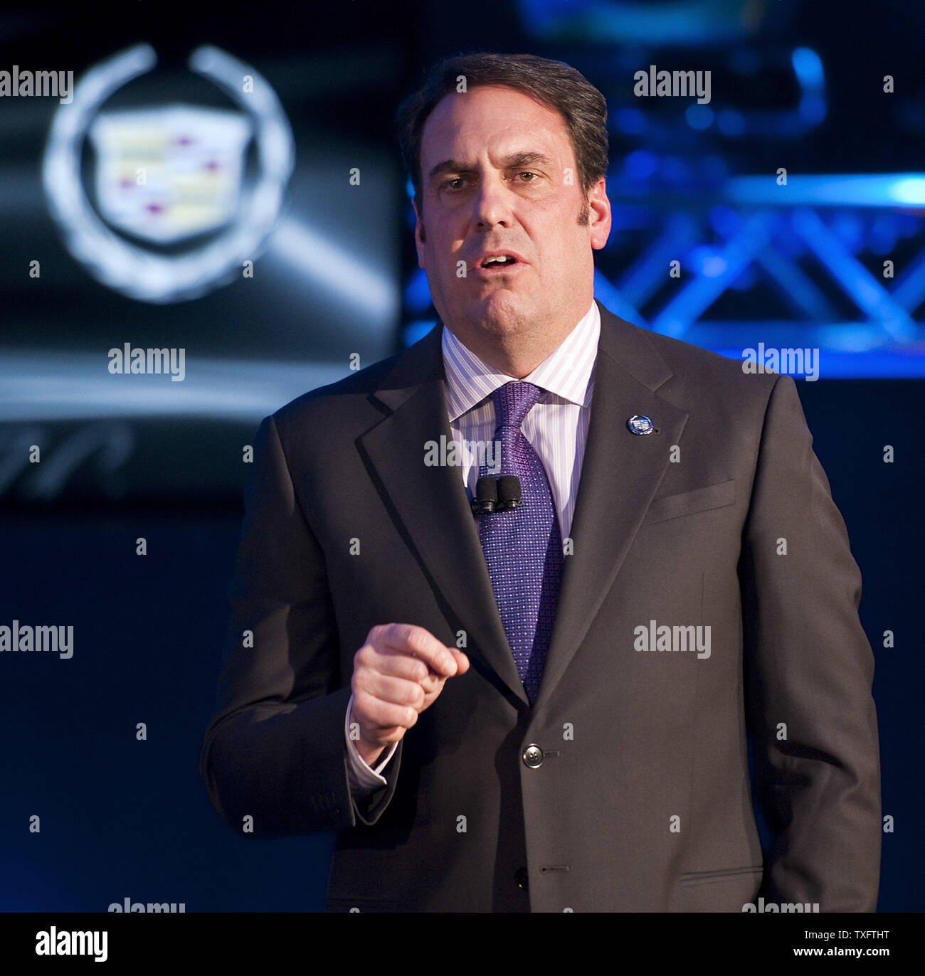 Mark Reuss, presidente della General Motors North America, colloqui a rivelare dei nuovi 2013 Cadillac ATS al 2012 North American International Auto Show su Gennaio 8, 2012 a Detroit. UPI/Brian Kersey Foto Stock