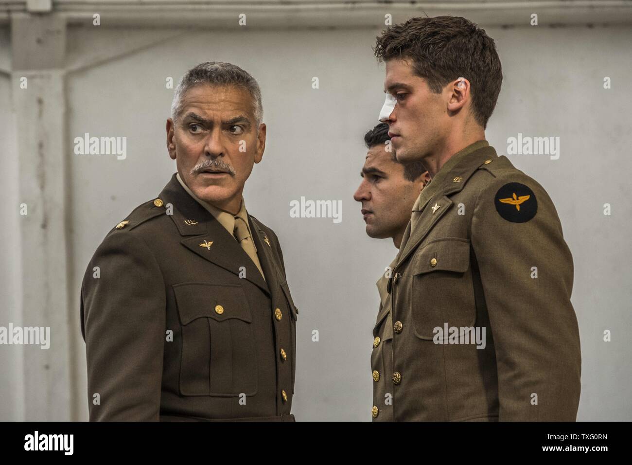 Catch 22 Serie TV 2019 USA 2019 stagione 1, episodio 1 Realisateur : George Clooney George Clooney, Christopher Abbott, Pico Alexander Foto Stock