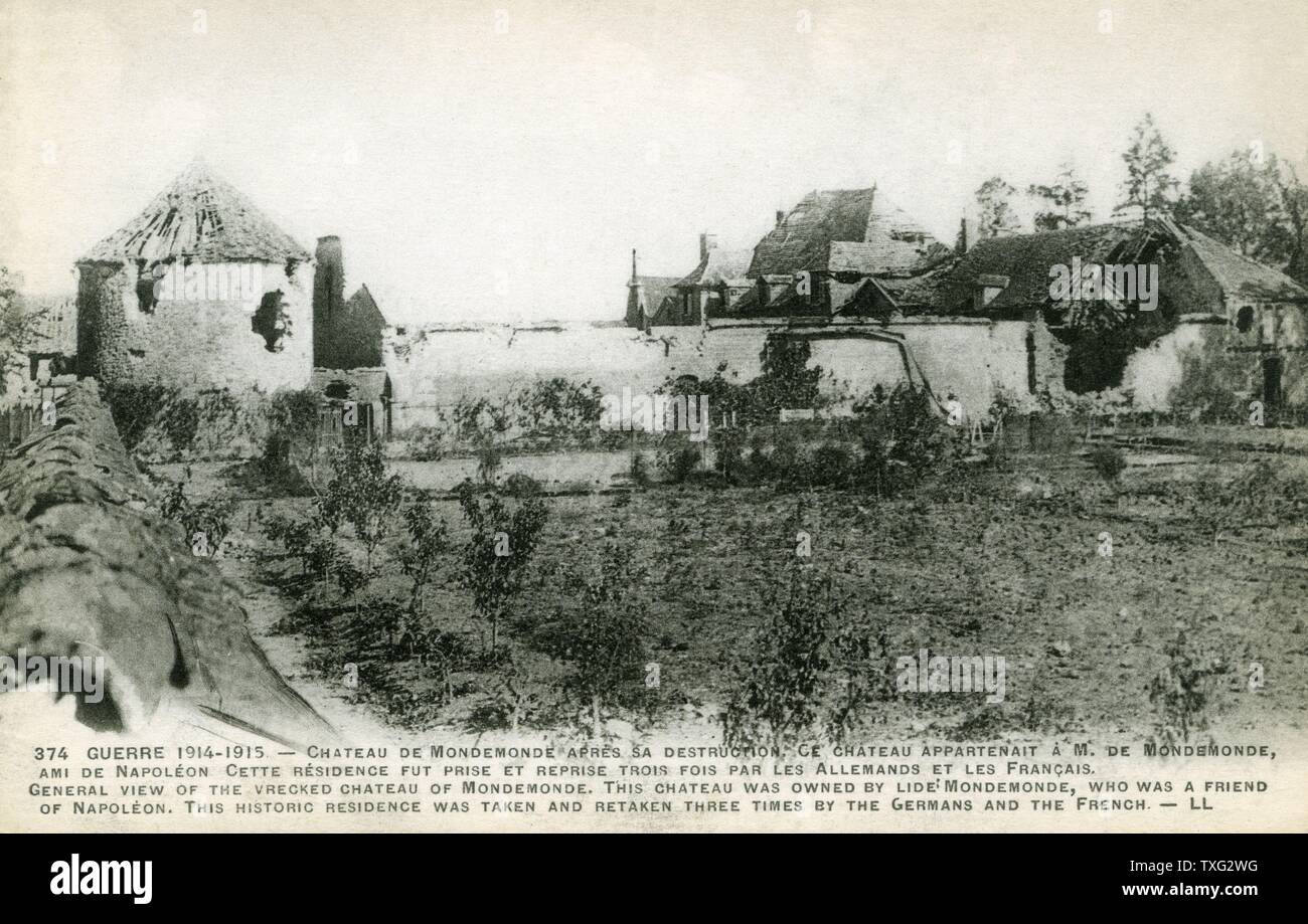 Una cartolina che rappresenta le rovine del Château de Mondement nella regione di Marne. Essa è stata occupata dai tedeschi e poi ripreso dall'artiglieria francese durante la prima battaglia della marna nel settembre 1914. Foto Stock