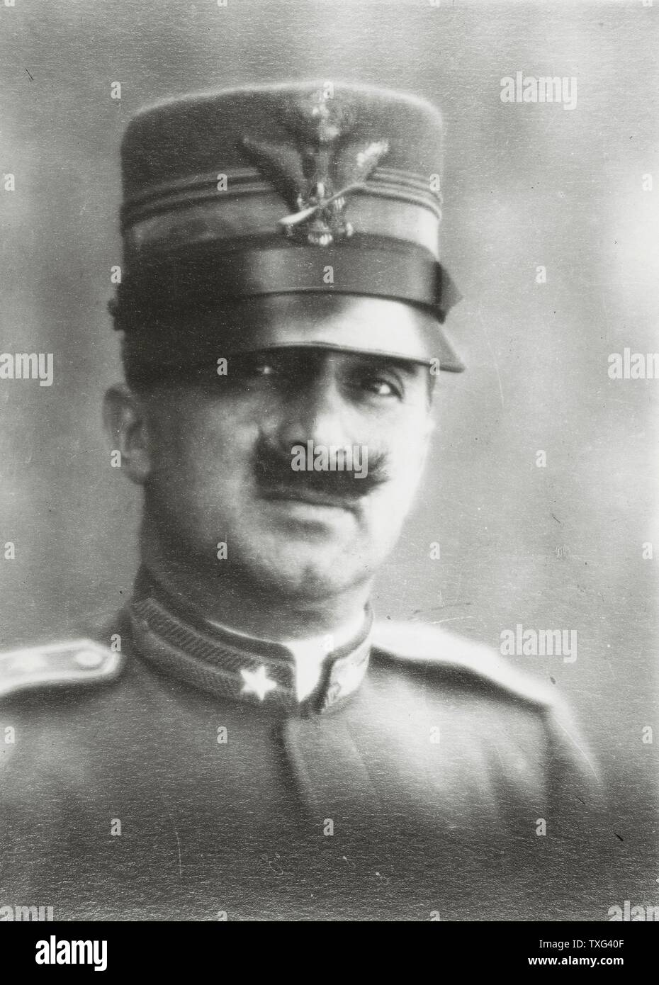 Generale Giulio Douhet, italiano generale e potenza aerea teorico. Ritratto c.1905 Foto Stock