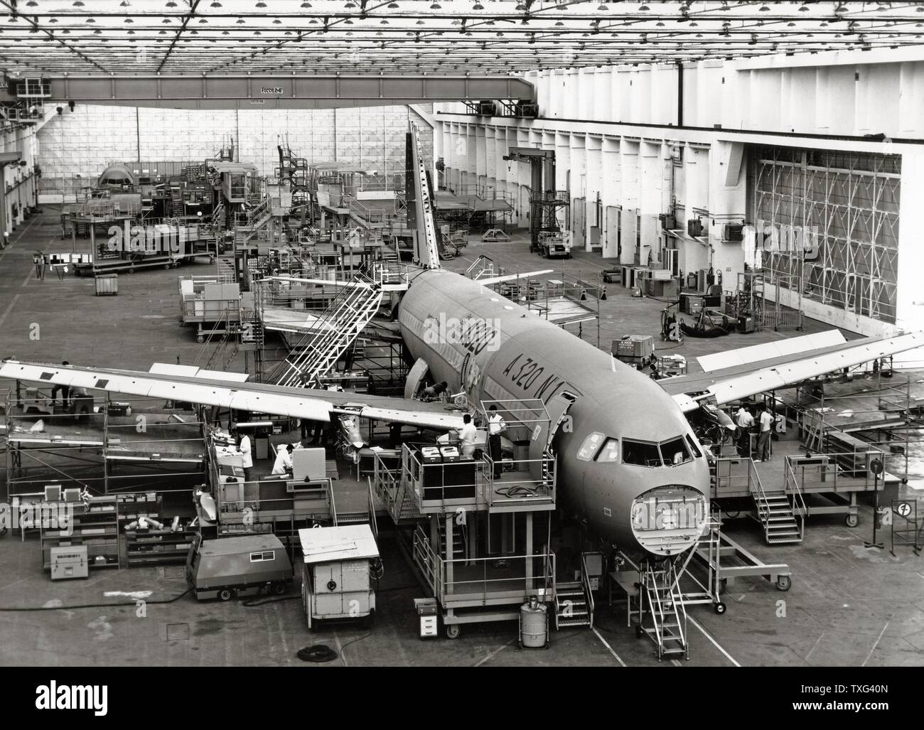 Assemblaggio del prototipo di Airbus A320 nell'Toulouse-Blagnac workshop, prima del suo primo volo previsto per marzo 1987. Luglio 1986 Foto Stock