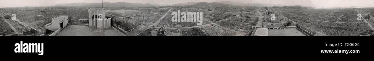 Hiroshima vista panoramica dopo la bomba atomica è esplosa sulla città in 1945 Foto Stock