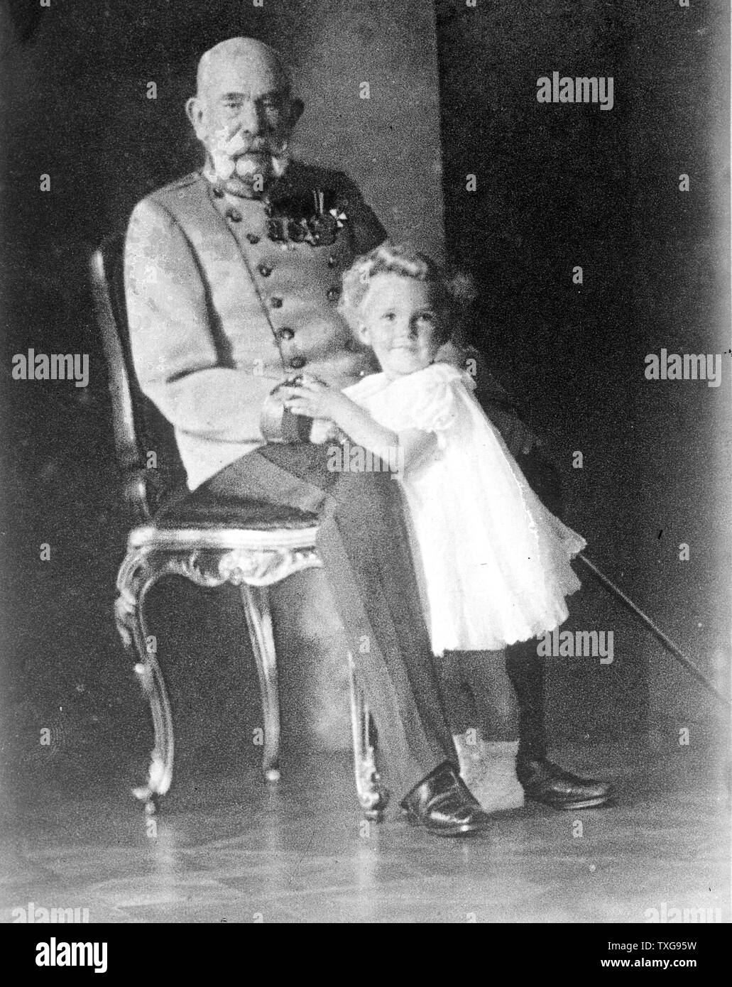 Franz Joseph I, imperatore d'Austria e Re di Ungheria 1848-1916, con la sua grande-grande-nipote Otto von Habsburg Foto Stock