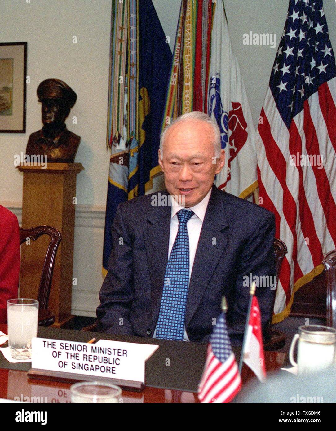 Fotografia di Lee Kuan Yew (1923-2015) primo Primo ministro di Singapore. Datata 2002 Foto Stock