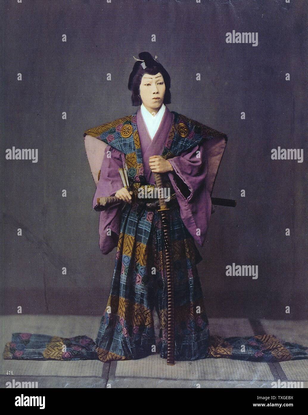 Colorate a mano la fotografia di una donna giapponese da Felice Beato (1832-1909) Italian-British fotografo. Datata 1869 Foto Stock