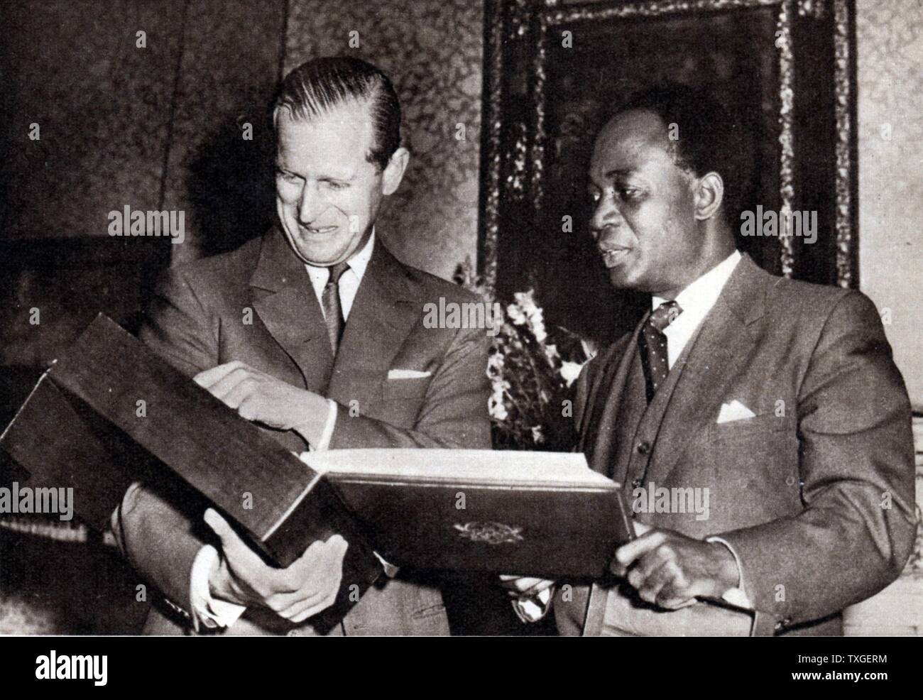 Il principe Phillip (Duca di Edimburgo) con il Presidente Kwame Nkrumah del Ghana a Londra 1960 Foto Stock