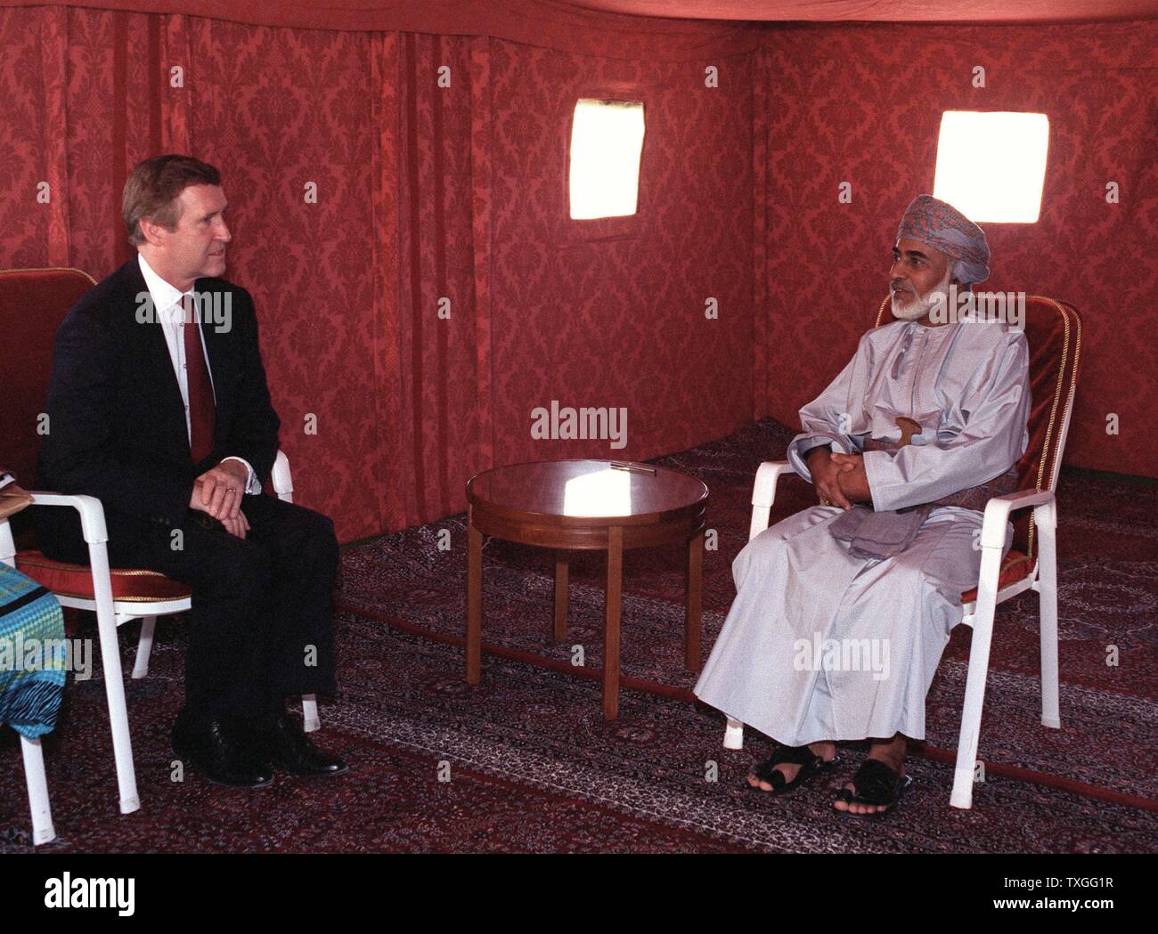 William Cohen (sinistra) incontra il Sultano bin Quboos detto Al-Said 1998 Foto Stock