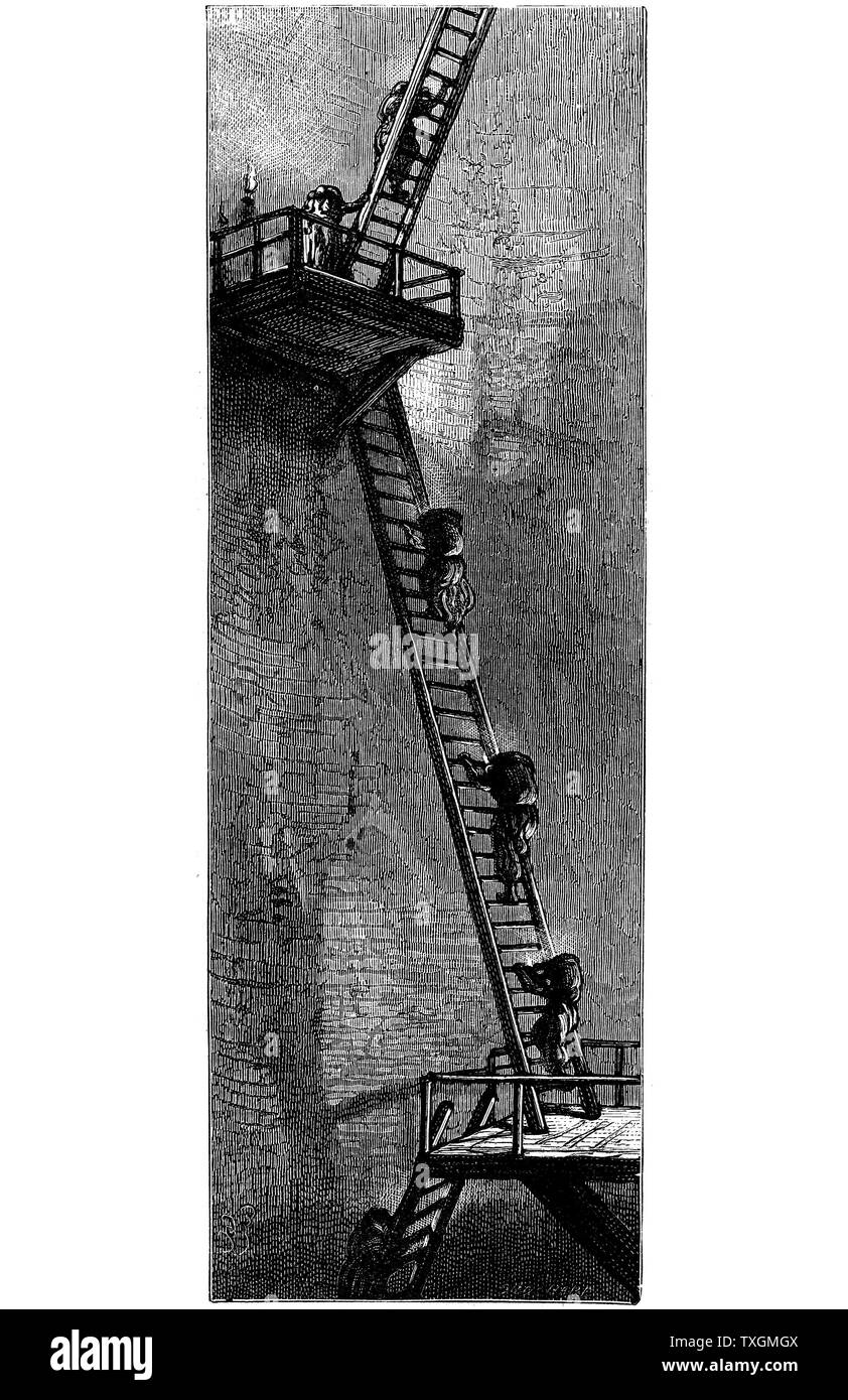 Donne salire le scale per trasportare il carbone fino a pozzo, Scozia, all'inizio del XIX secolo incisione su legno da L. Simonin 'Mines e dei minatori, Londra, c. 1865 Foto Stock