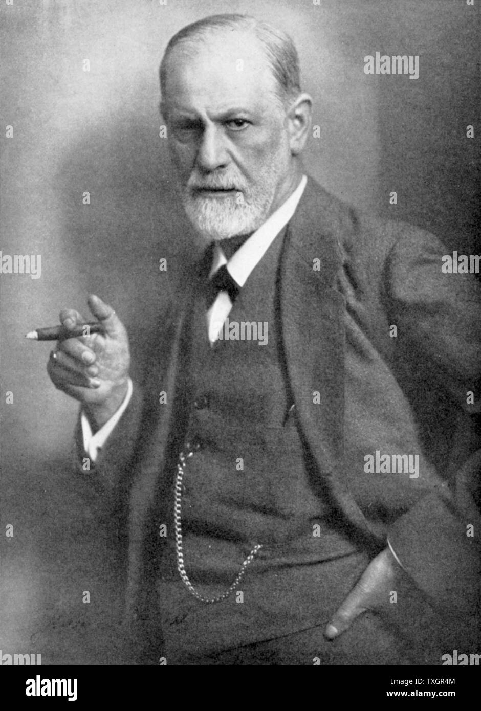 Sigmund Freud ; neurologo austriaco e lo psichiatra, egli è considerato il padre della psicoanalisi. Fotografato da Max Halberstadt in 1922. Foto Stock