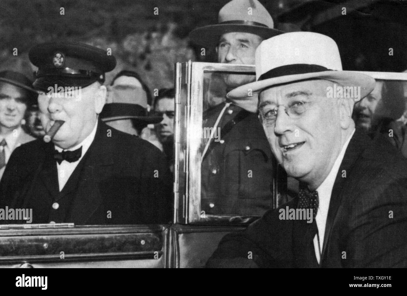 Franklin Delano Roosevelt (1882-1945) 32a Presidente degli Stati Uniti (a destra) e Winston Churchill (1874-1965) del primo ministro britannico, riuniti in Québec nel 1944 Foto Stock