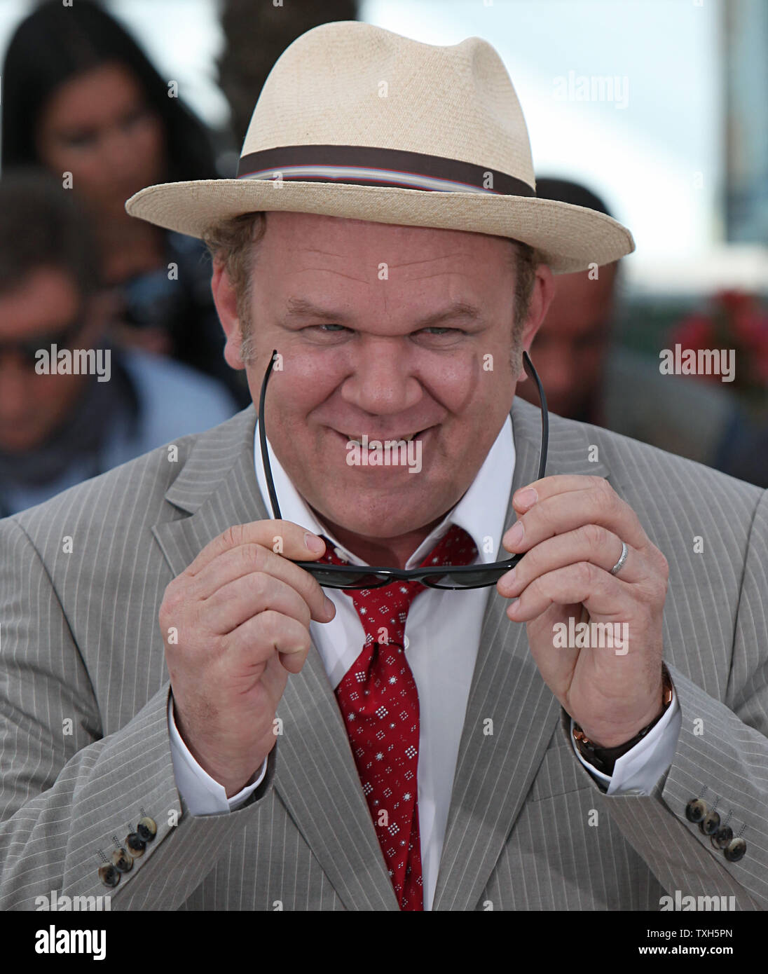 John C. Reilly arriva a un photocall per il film "Dobbiamo parlare di Kevin' Al sessantaquattresimo annuale internazionale di Cannes Film Festival di Cannes, Francia il 12 maggio 2011. UPI/David Silpa Foto Stock