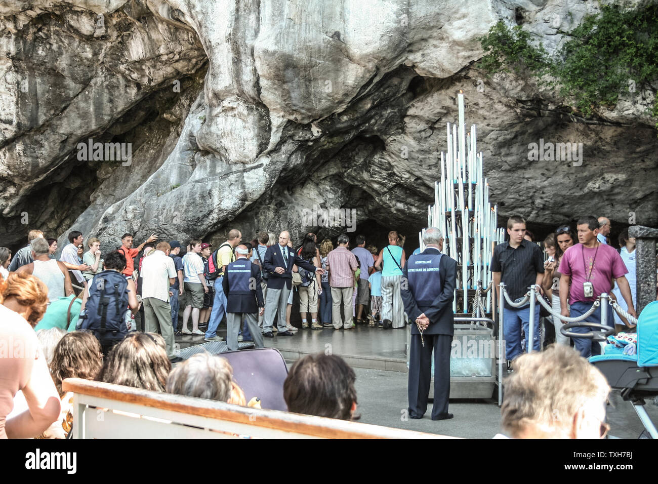 Vergine maria nella grotta di massabielle immagini e fotografie stock ...