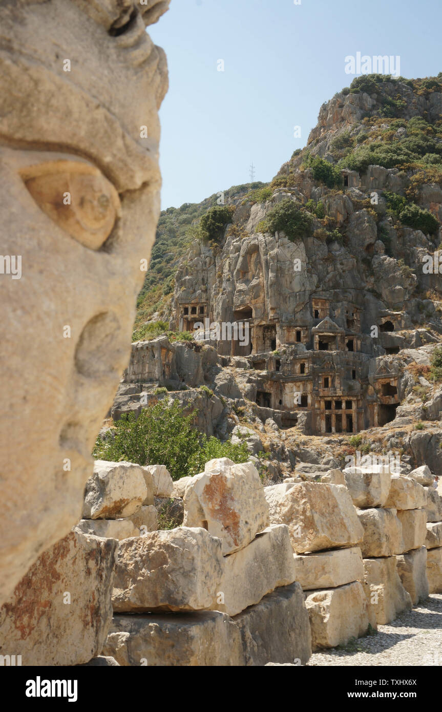 Rock cut tombe di Myra rovine, Turchia Foto Stock