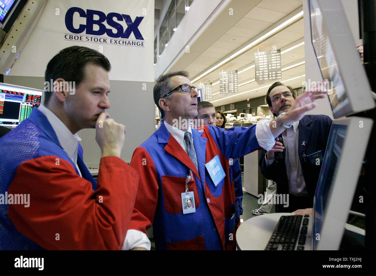 Stephen presentauna, sinistra e John O. Finnegan trades sul Chicago Board Options Exchange la nuova borsa al CBOE il 5 marzo 2007 a Chicago. Il CBOE Stock Exchange trading ha iniziato lunedì come CBSX. (UPI foto/Brian Kersey) Foto Stock
