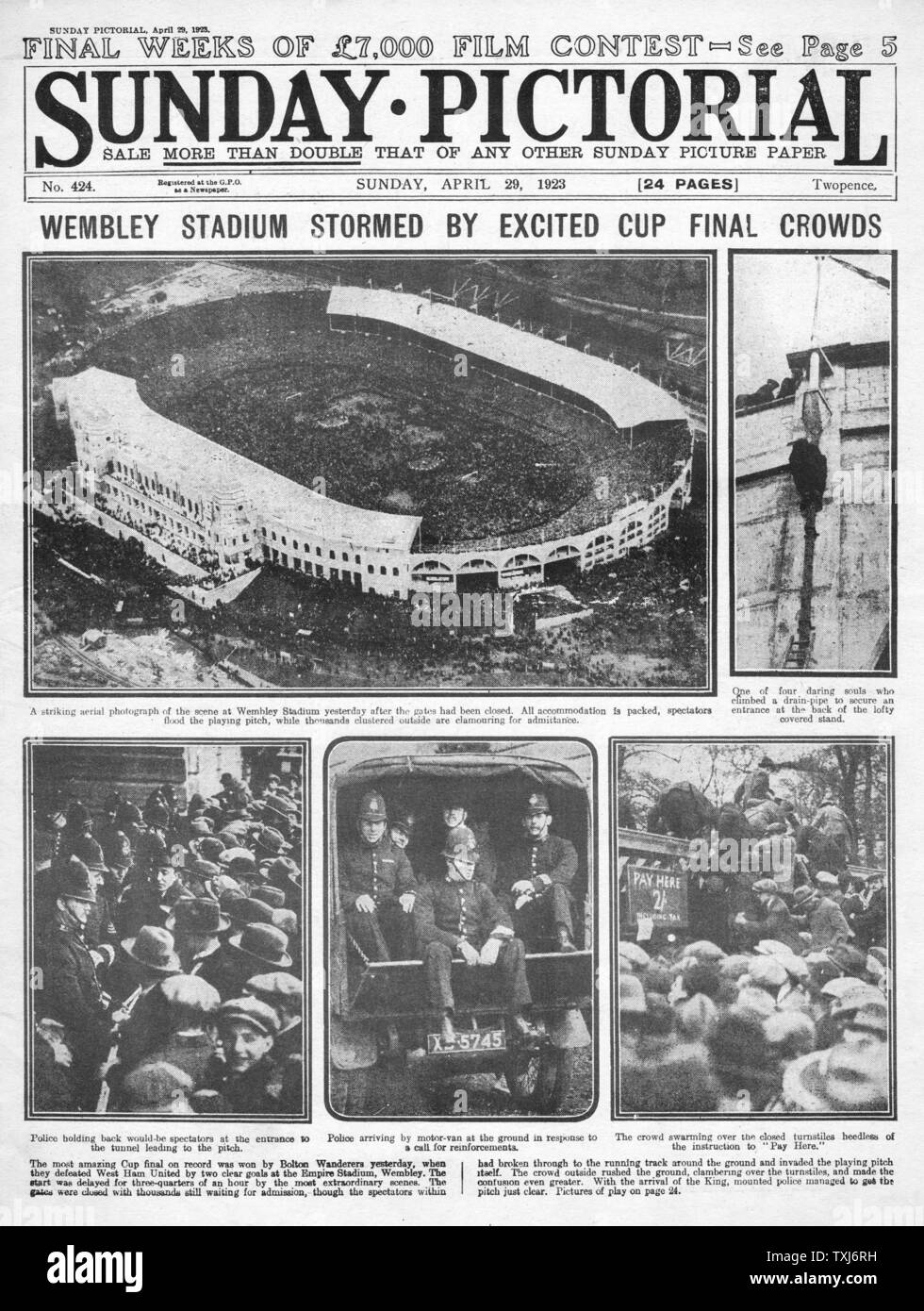 1923 Domenica pittorico pagina anteriore segnalazione la prima finale di FA Cup Wembley Stadium Foto Stock
